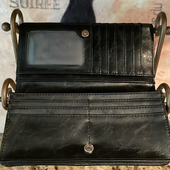 Lavishy Adorable Black Leather Wallet Appliquéd Blue Birds Nest Designs - Picture 5 of 6